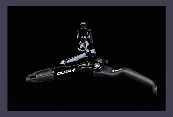 Frein Avant Ou Arrière Formula Cura 4 (sans Disque) Noir 4 Frein Avant Ou Arrière Formula Cura 4 (sans Disque) Noir – Image 2